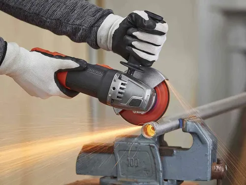 Угловая шлифовальная машина Black+Decker BEG220-QS