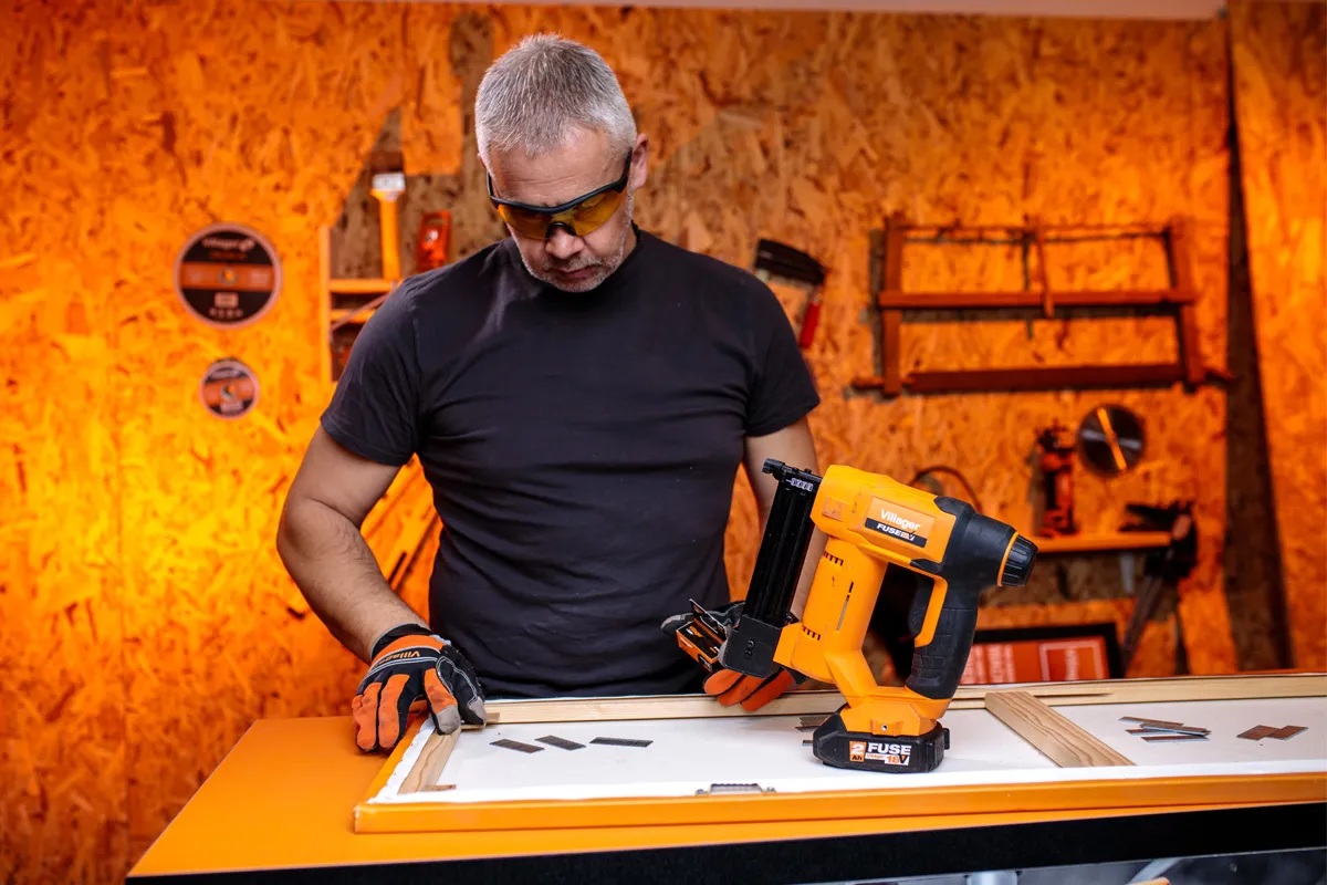 Аккумуляторный степлер Villager FUSE VAT 3520 — 14