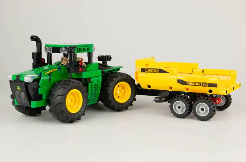 Constructor LEGO 42136, 8+