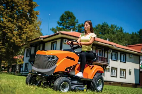 Tractor de tuns iarba Villager VT 848