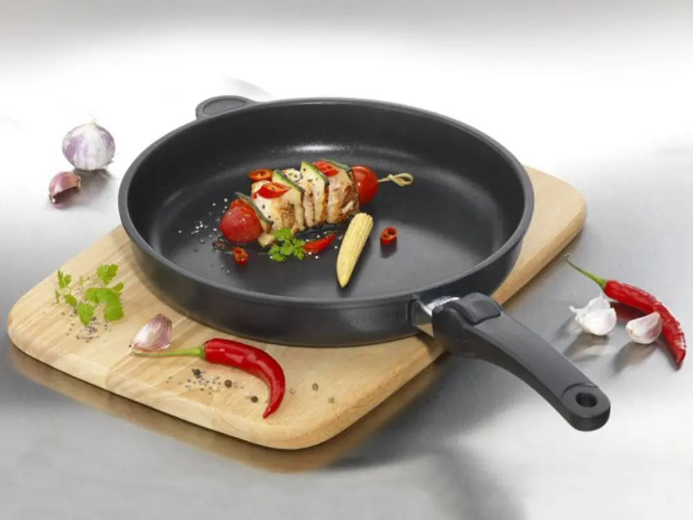 Cratița AMT Gastroguss AMT-728-E, 3,8L, 28cm, Negru